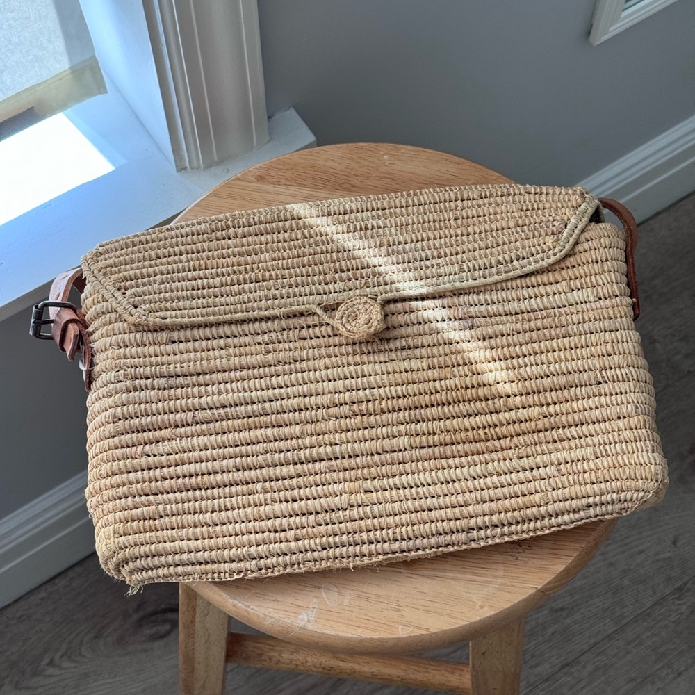 Woven Raffia Envelope Shoulder/Crossbody Bag